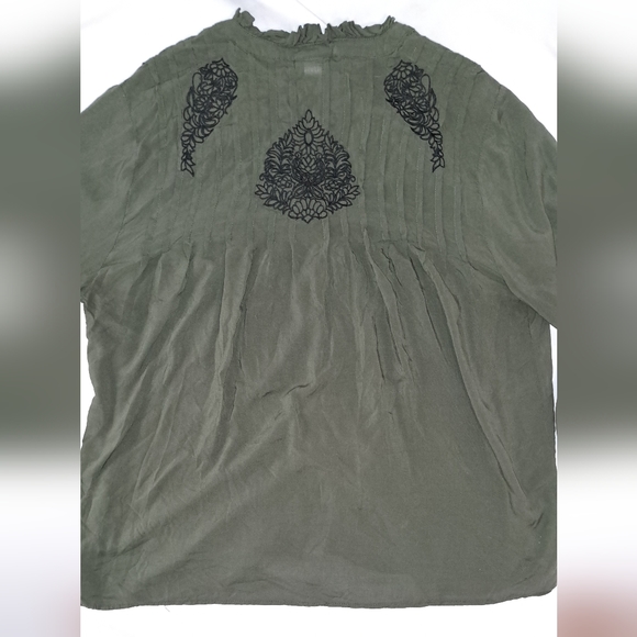TORRID Green Challis Tie Front Top with Paisley Embroidery - Picture 4 of 14